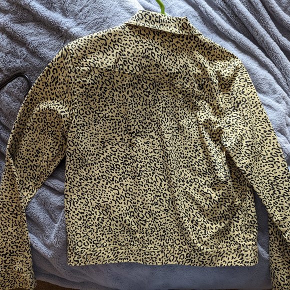 Cropped leopard volcom jacket sz small - Picture 3 of 3